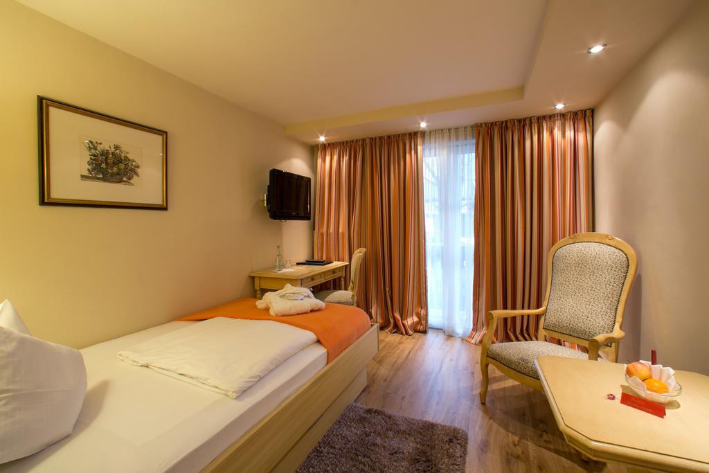 Hotel Hirsch オーバーシュタウフェン 部屋 写真