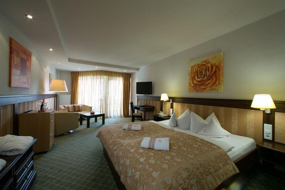 Hotel Hirsch オーバーシュタウフェン エクステリア 写真
