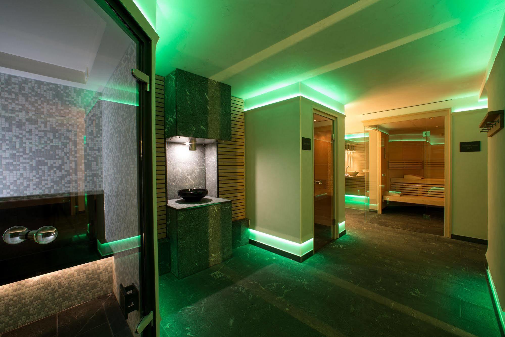 Hotel Hirsch オーバーシュタウフェン エクステリア 写真